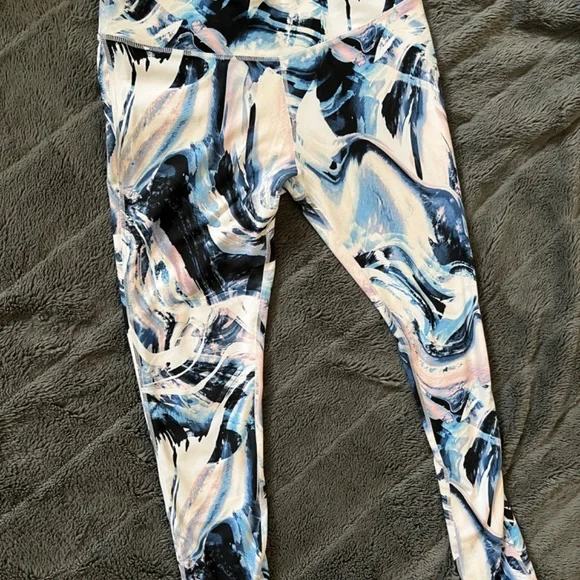 Fabletics - Picture 3 of 4